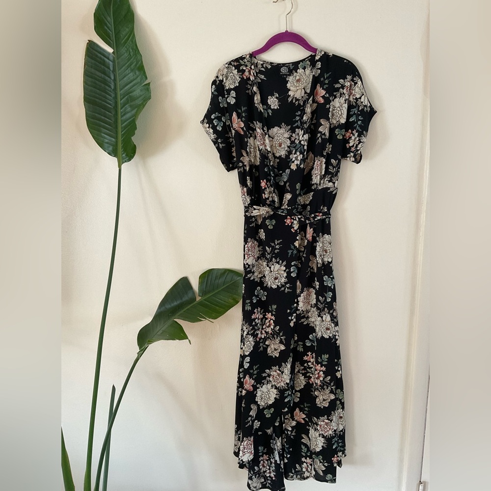 Bobeau Floral, Empire Wrap in size XS
